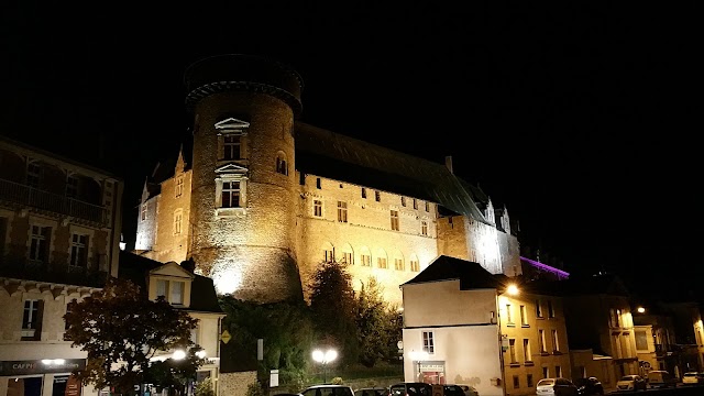Castel 9