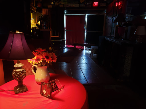 Bombshell's Tavern - Visual