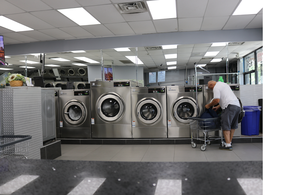 Spins Laundromat Jersey City facility with washing machines in Jersey City