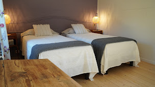 Photo n°46 de Au Coq Bleu, maison et chambres d'hôtes à Mareugheol (Restaurant)