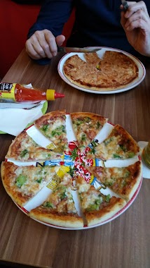 Pizza Šariš, Author: Rado M