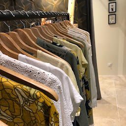 Photo n°5 de L’Aparté à Ménerbes (Magasin de vêtements pour femmes)