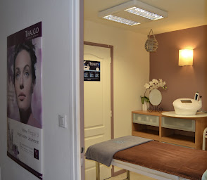 Photo n°2 de Institut de Beauté Véronique à Mauges-sur-Loire (Salon de manucure)