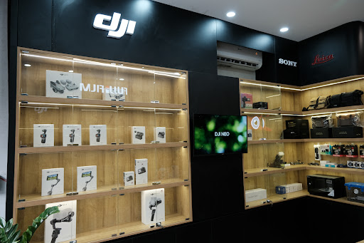 DJI
