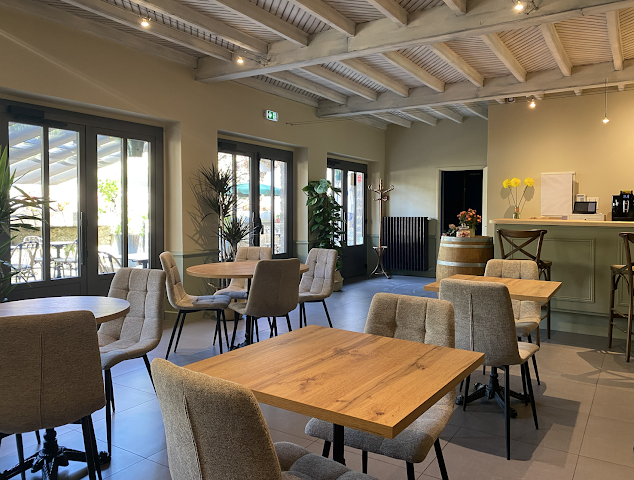 Logis Hôtel Restaurant L'Auberge du Château by null