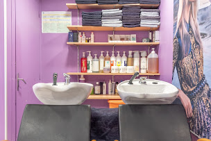 Photo n°5 de Hebras Coiffure à Lorient (Magasin de perruques)