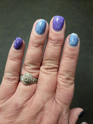Holly's Nail & Spa - Thumbnail