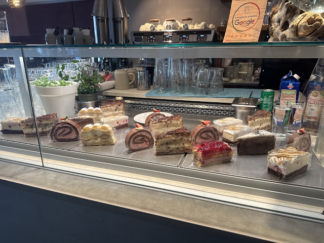 Pizzeria und Cafe im Markt by null