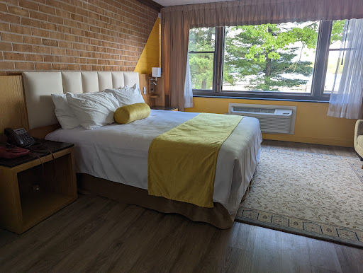 Split Rock Lodge - Visual