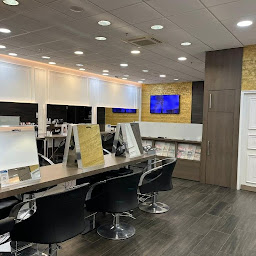 Photo n°2 de Franck Provost - Coiffeur La Ville-du-Bois à La Ville-du-Bois (Magasin de cosmétiques)