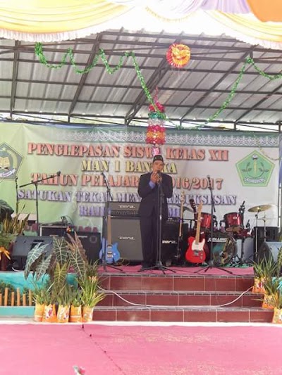 Photos of MAN SUNGAILIAT Bangka