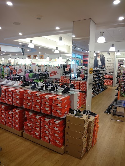 Photos of SIEMES Schuhcenter Aachen