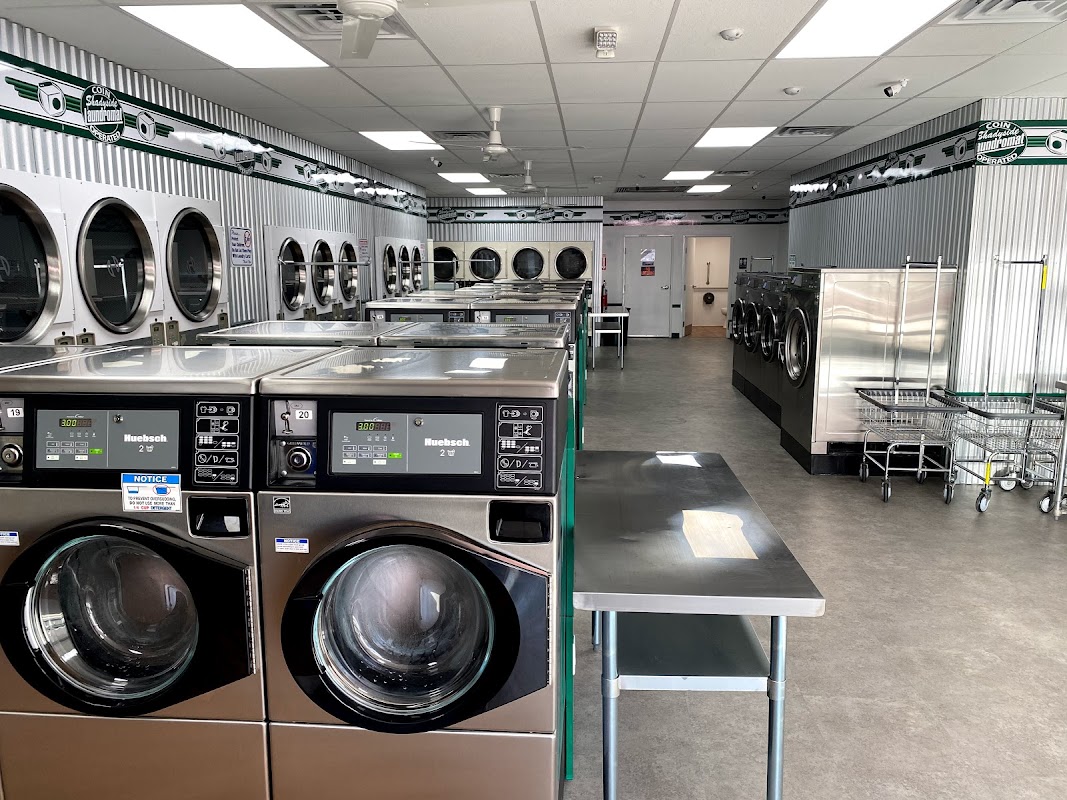 Shadyside Laundromat facility with washing machines in Pittsburgh