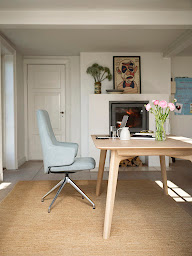 Photo n°26 de Espace Stressless Albi - Fauteuil relax - Canapés à Puygouzon (Magasin d'ameublement et de décoration)