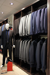 Photo n°7 de Georges et Corinne à Tignieu-Jameyzieu (Magasin de vêtements pour hommes)