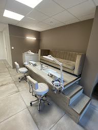 Photo n°24 de KAROLL Nail Artists à Oyonnax (Salon de manucure)