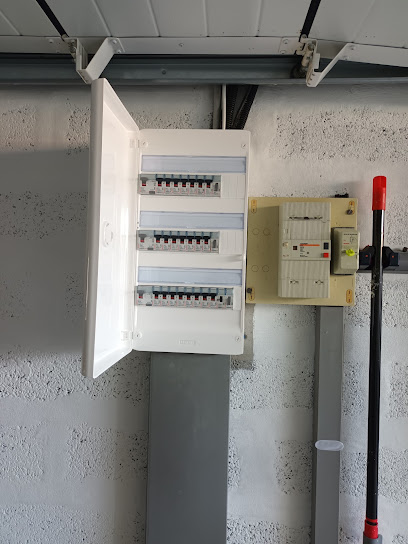 Menelec17 - Électricien & Plombier St-Palais