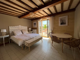 Photo n°6 de Le Temps Des Légendes à Saint-Quentin-la-Poterie (Appartement de vacances)