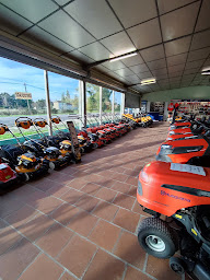 Photo n°15 de Horaud Motoculture à Étauliers (Atelier de réparation de tracteurs)
