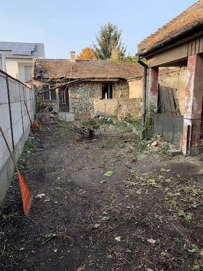 zoldhulladekfuvar.hu