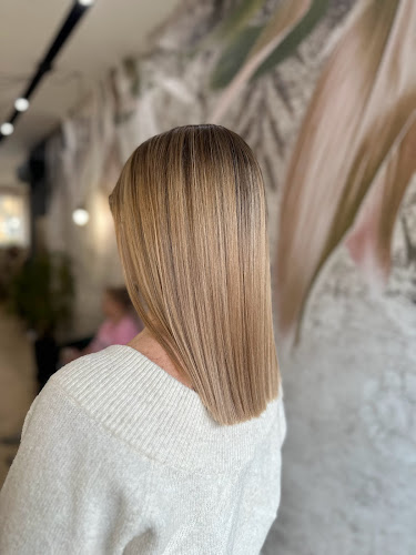 Salon Fryzjersko-Kosmetyczny Jagudzin - Nisko