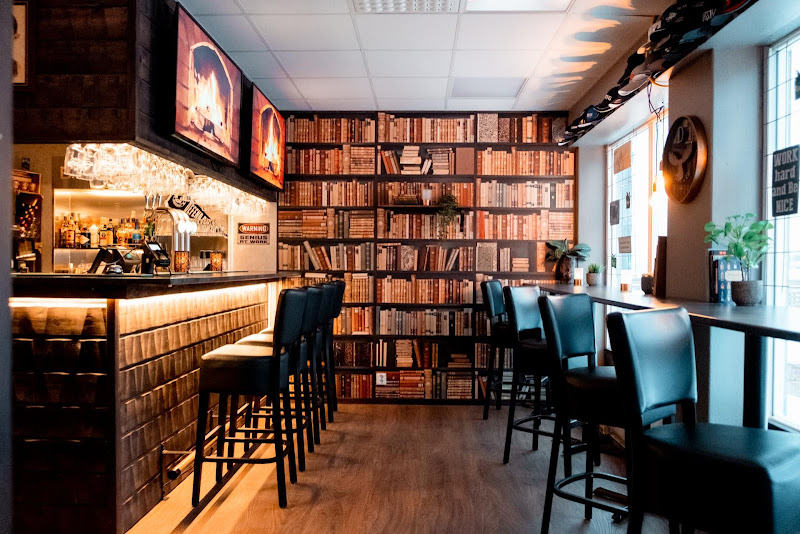 D-Corner Sportsbar — photo