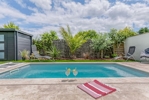Photo n°1 de Brillance Piscine à Montussan (Magasin de matériel pour piscines)