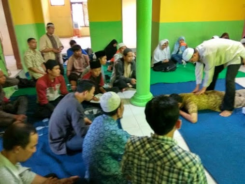 Massage panggilan Tangerang, Author: Irawadi Wadi