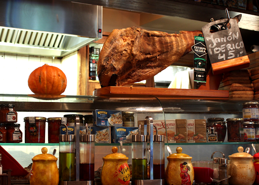 Sol y Sombra Tapas Bar