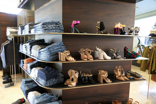 Inà Boutique Gallery - Italy
