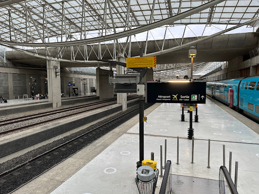 Charles de Gaulle Airport 2 TGV