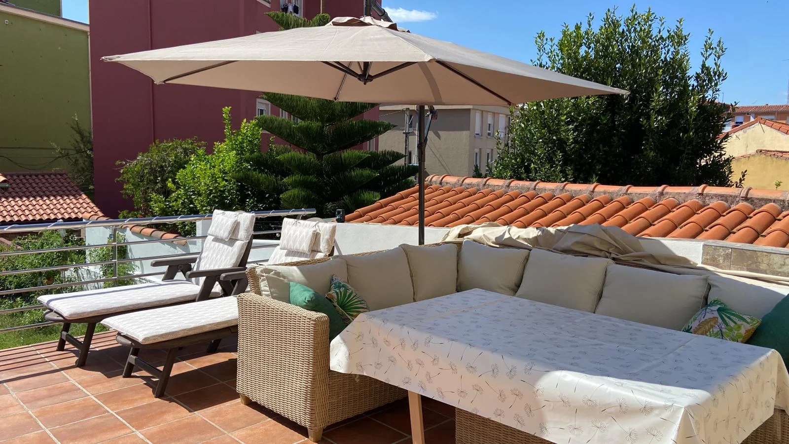 Apartamentos Villalvaro con parking