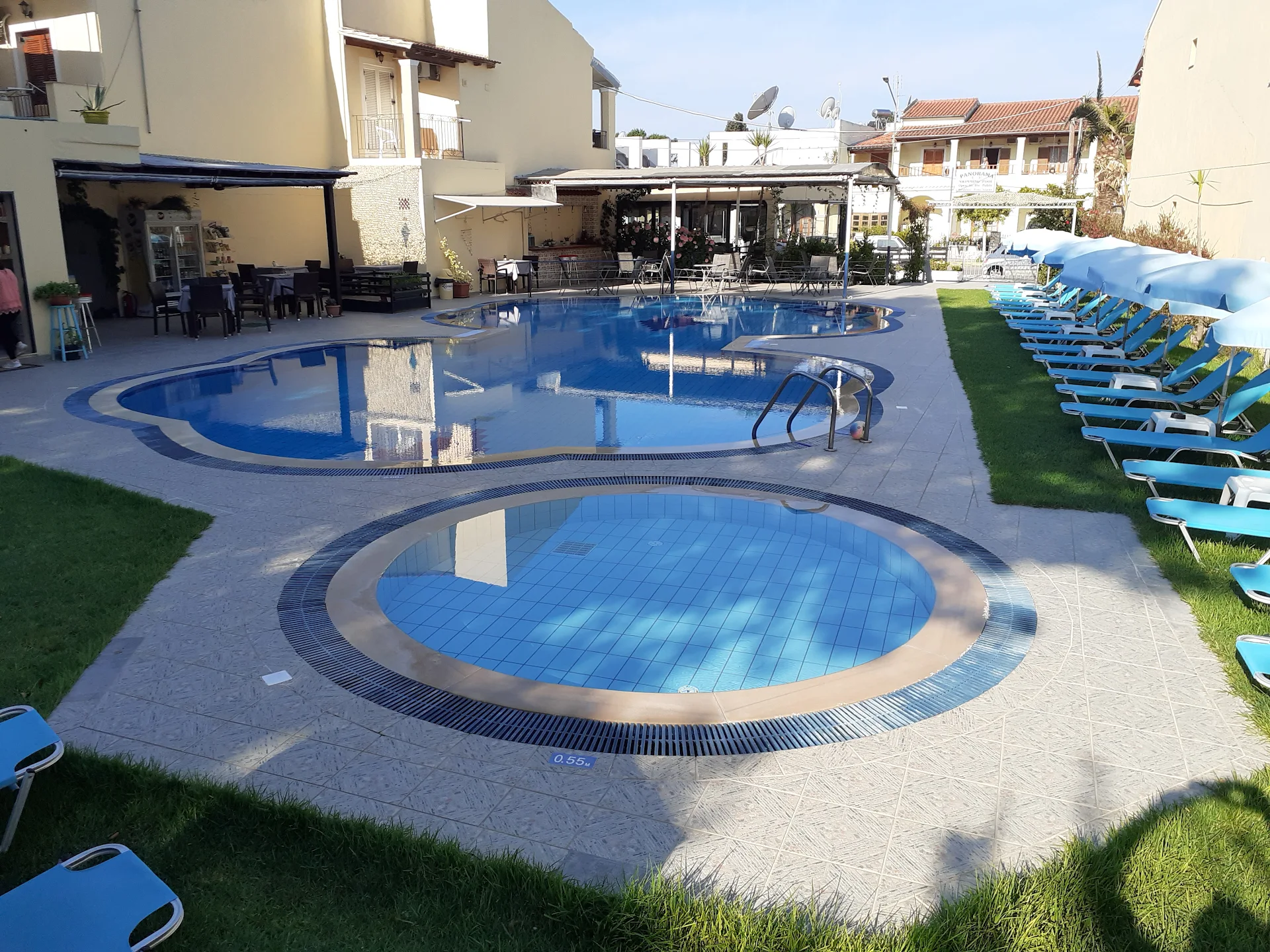 panorama pool bar & apartments