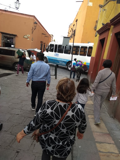 Avenida De La Santa Cruz - Thumbnail