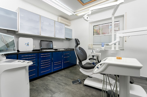 Dentists Zunk & Finger - Thumbnail