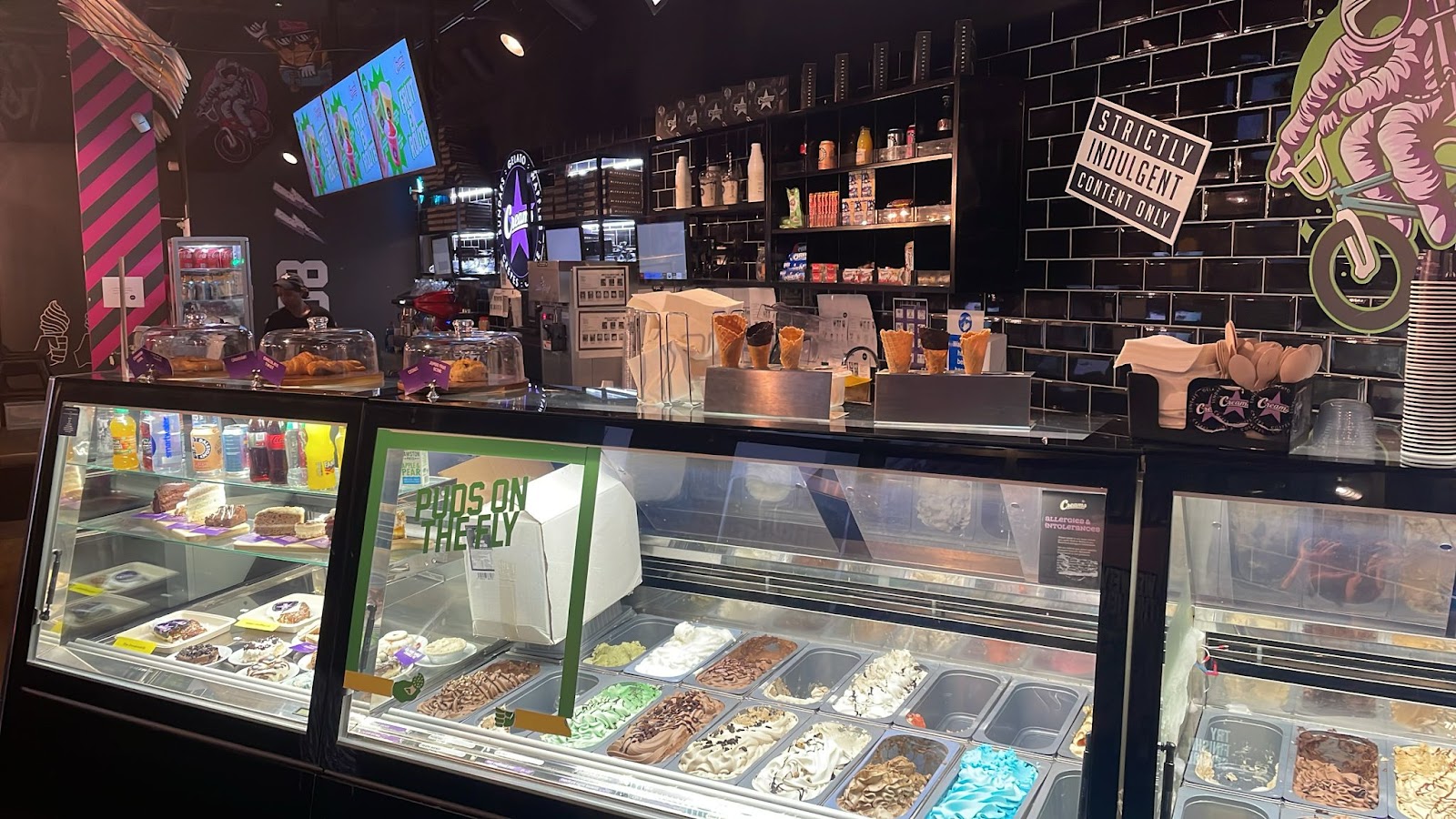 Creams Cafe — photo 1