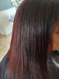 Photo n°21 de Laure Coiffure à La Bonneville-sur-Iton (Salon de coiffure)