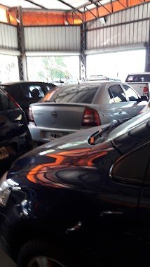 Automotores Álvarez, Author: Miru Abou