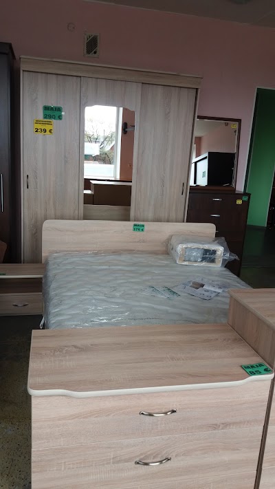 Photos of Maxima X shopping center