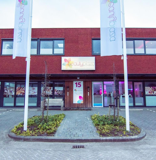 HairPlaza