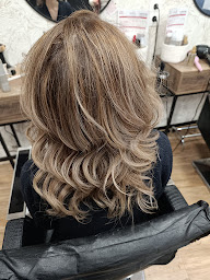 Photo n°14 de L'atelier d'Angel à Sens (Salon de coiffure)