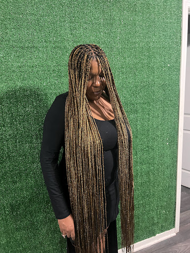 Discount braids and extensions - Thumbnail