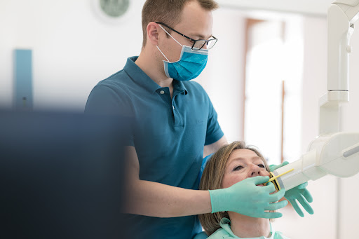 Zahnarztpraxis - Studio dentistico DENTOPLUS • Dr. Christian Varesco - Thumbnail
