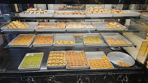 UNURLU BAKLAVA 2