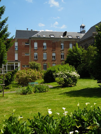 Photo de EHPAD Saint-Joseph de la Sainte Famille à Lœuilly (80160)