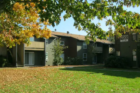 Boones Ferry Village