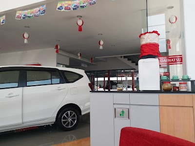 Photos of Daihatsu Kharisma Sejahtera Bojonegoro