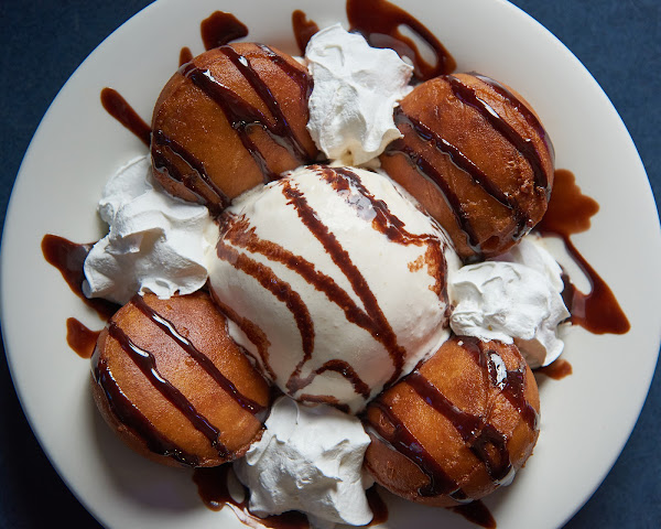 Charlie's Pub & Grub by null