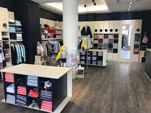 Photo n°2 de SAINT JAMES - Dinard à Dinard (Magasin de vêtements pour jeunes)