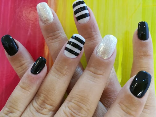 Chic Nails, Author: Leannysiminds Lopez